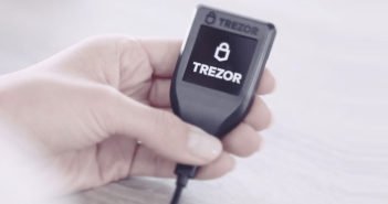 Jak nastavit TREZOR T – představení a návod