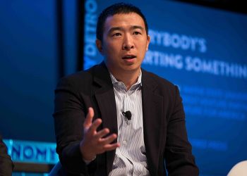 800px Andrew Yang talking about urban entrepreneurship at Techonomy Conference 2015 in Detroit MI