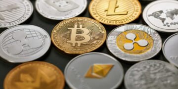 Instituce si v kryptoměnách smočily pouze prsty, říká bývalý britský kancléř
