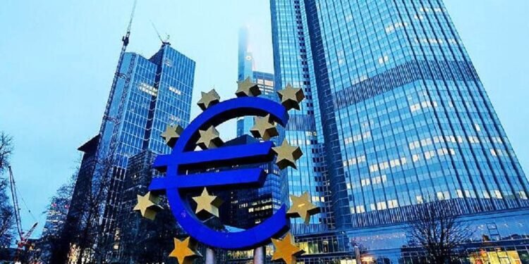 Inflace v eurozóně dosáhla rekordních hodnot, ECB však nespěchá se zvyšováním úrokových sazeb
