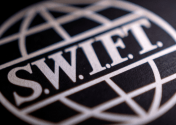 SWIFT experimentuje s interoperabilitou CBDC pro usnadnění přeshraničních plateb
