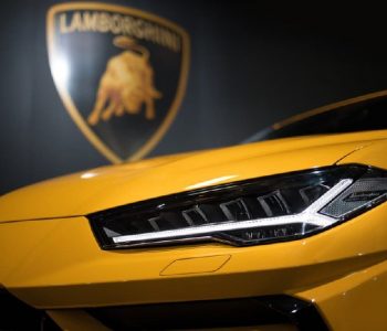 Výroba Lamborghini dosáhla kvůli velké poptávce 18 měsíčního zpoždění