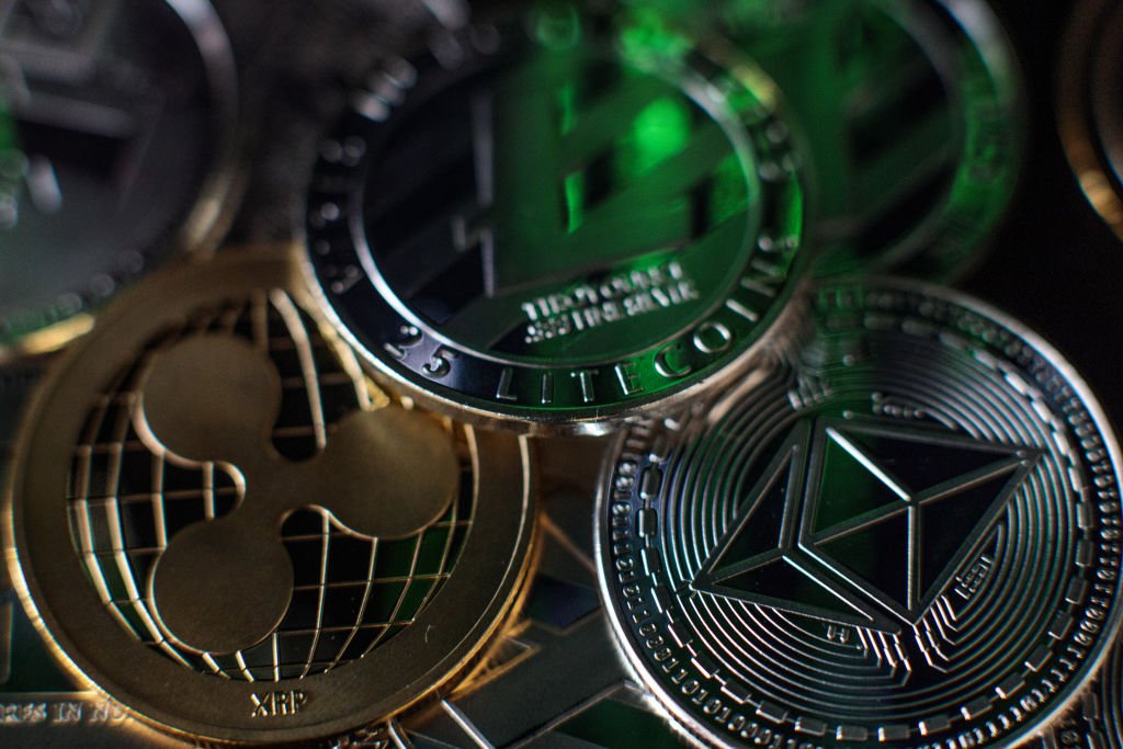Altcoiny - přehled trhu, DOGE dosáhl dvouměsíčního maxima, ADA vzrostl o 10 % - CryptoSvet.cz