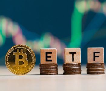 I přes značný příliv kapitálu do bitcoinových ETF cena bitcoinu stále stagnuje